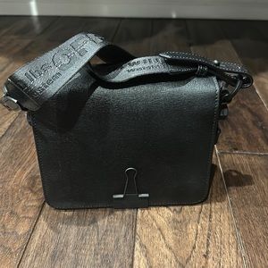 Off White “Sculpture” Crossbody Bag, Black